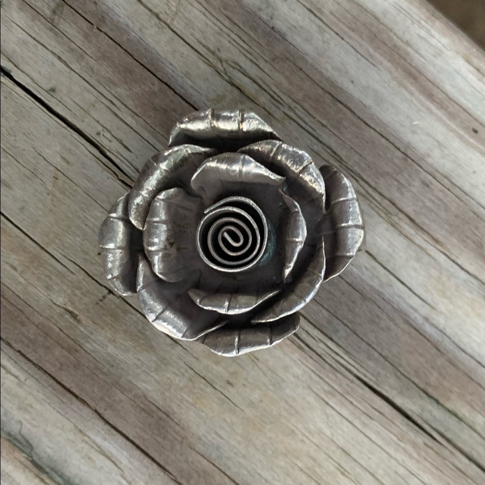 Indigenous Vintage,Tribal Tibetan Silver rose pendant. - Picture 8 of 9